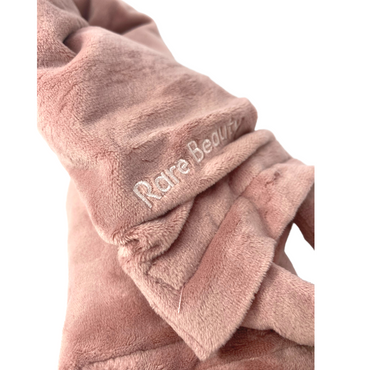 Rare Beauty Find Comfort Weighted Heating Pad