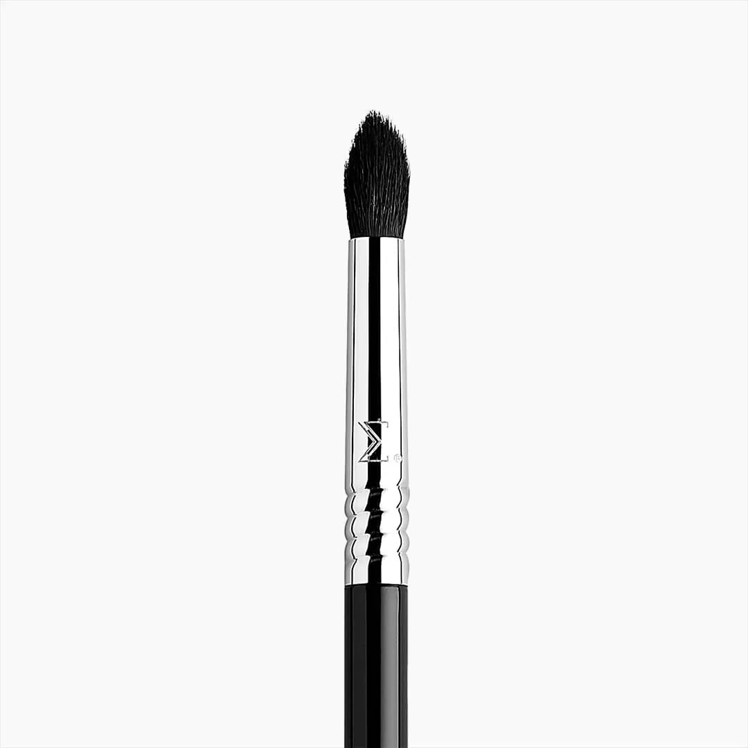 SIGMA BEAUTY E45 Small Tapered Blending Brush - Black/Chrome